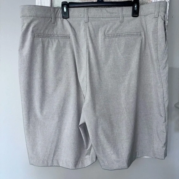 BEN HOGAN Men's Poly Blend Chino Golf Shorts Size 46 Khaki Perfect - Picture 3 of 5